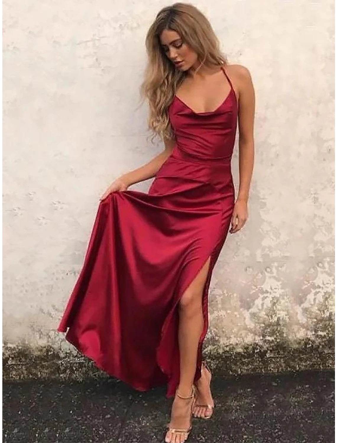 Abito da sera formale da ballo di fine anno, sexy, con spalline sottili, senza maniche, in raso, lungo fino al pavimento, con spacco alto e schiena scoperta, a trapezio
